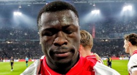 欧联杯决赛回顾：“我们值得这一刻！”热刺欧联夺冠，17年等待终化作捧杯时的呐喊！